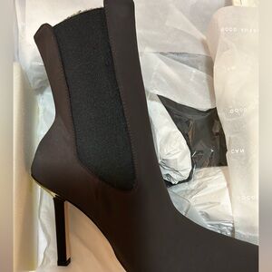 Good American Chocolate Boot Pumps Size 10